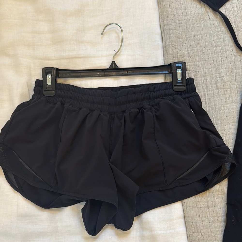 Lulu lemon hotty hot black 2.5 inch